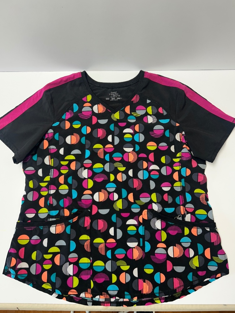 Cherokee Infinity Size XL V-Neck Colorful Geometric Print  4 Pocket Scrub Top